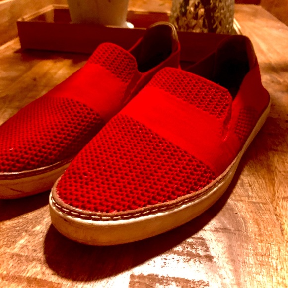Ugg’s Slip On’s 2020 Edition - Picture 3 of 3